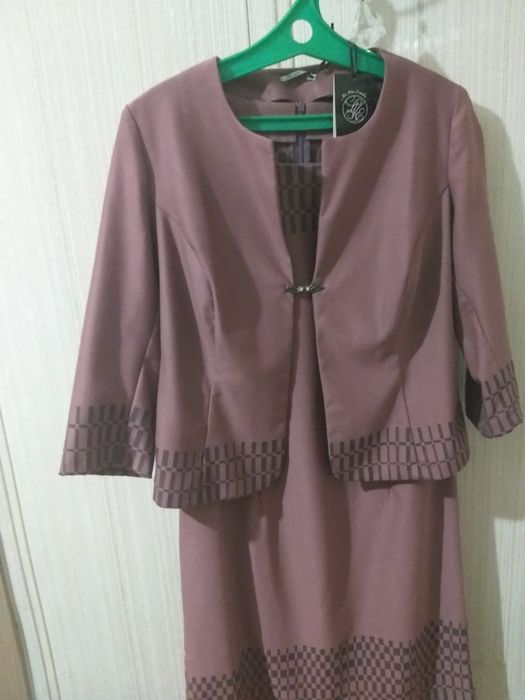 Женский  костюм.