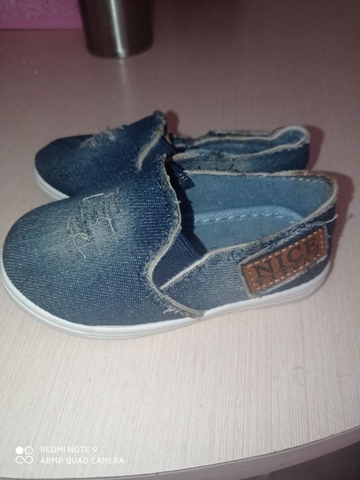 Продам летнюю детскую обувь, сандали