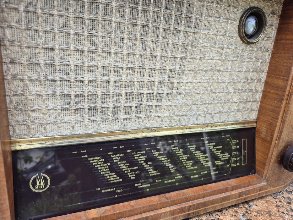 Radio cu lampi marca Mertz Capri,made in Germany  fabricat in 1950