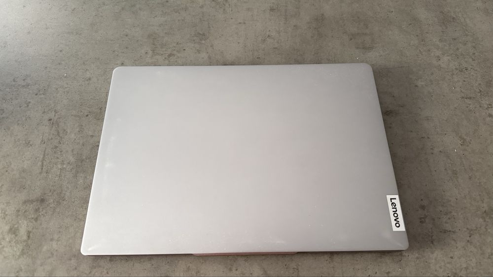 Vand/schimb Lenovo IdeaPad Pro 5 OLED 2.8K 120 Hz | Ryzen 7 8845HS | 32GB RAM | 1TB SSD | Baterie 95%