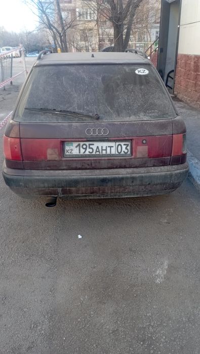 Продали авто Ауди 100 с 4 об 2, 3