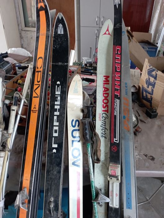 Лыжи разные.Хорошие.