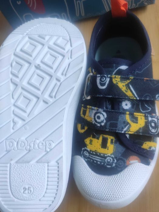 Детски обувки DDstep,нови,номер 25