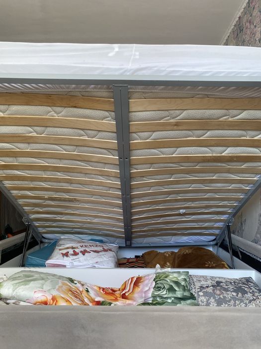 Продам двухспальную кровать