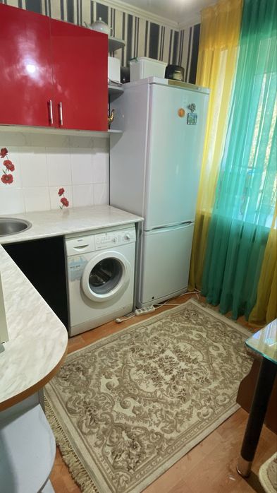 СДАЮ 1 комнатную квартиру ПОСУТОЧНО