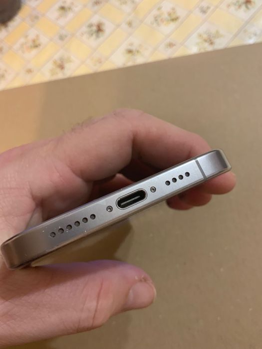 Iphone 16 pro max-1350 лв,или бартер