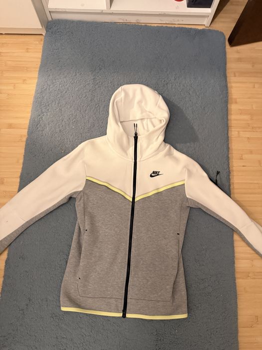 hanoraf nike tech alb marimea xs