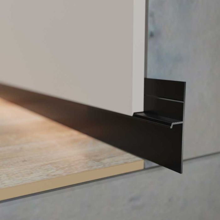 Теневой плинтус 60 пог.м — черный, новый, фирменный