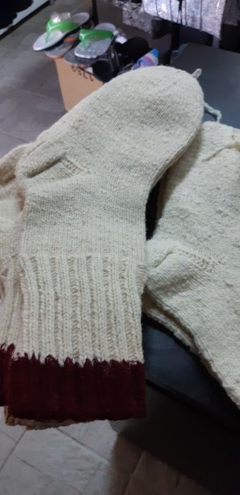 Ciorapi din lână,lucrați manual