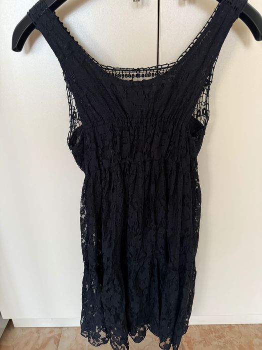 Дантелена черна рокля М