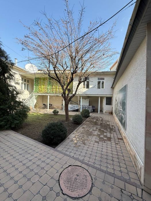 Продается угловой участок под офис ор-р Челси, Караван