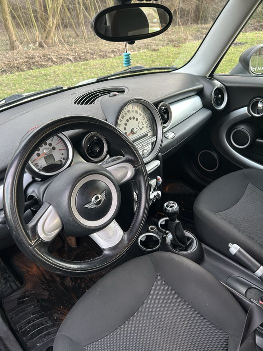 Vând Mini Cooper