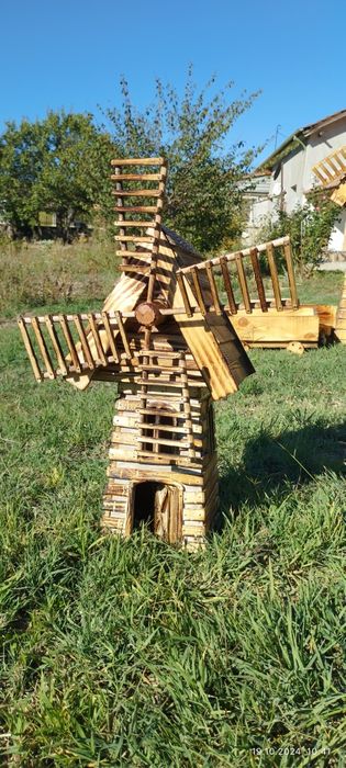 Вятърна мелница - градинска декорация