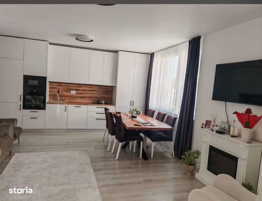 Apartament 3 camere, balcon, garaj, lift — fotografia 1