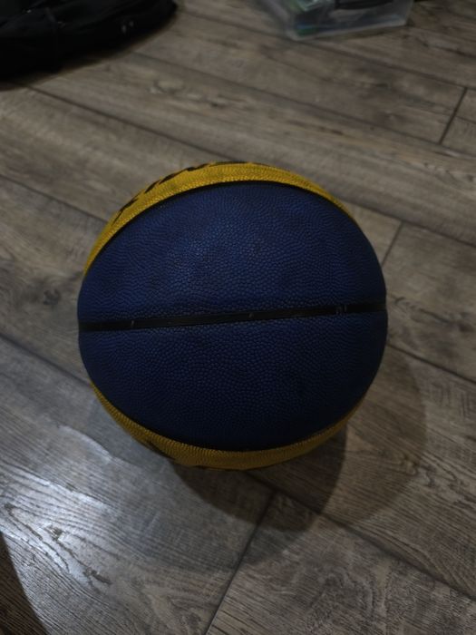 Баскетбольный мяч