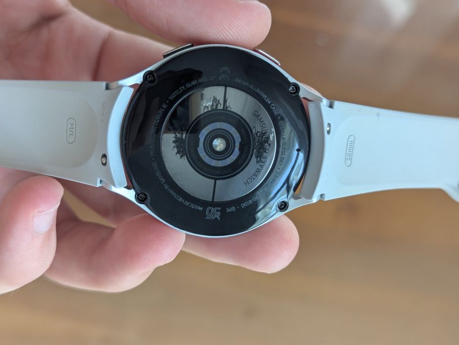 Galaxy Watch 4 44mm состояние идеал