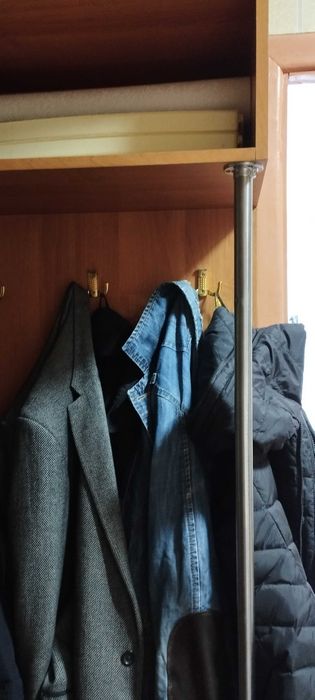 Продам прихожую б/