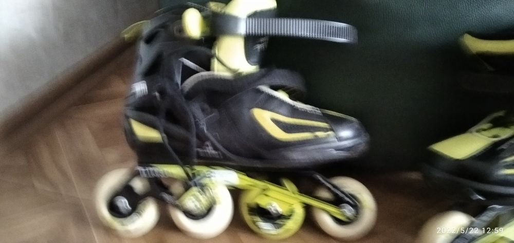 Продам Роликовые коньки