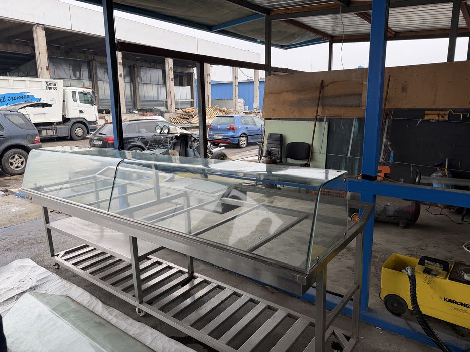 Витрина с  8 отвора