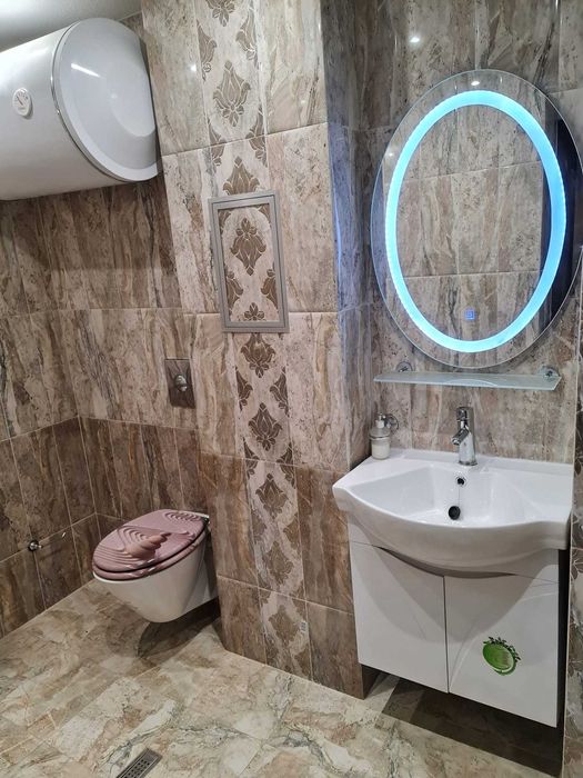 Дава се под наем Тристаен апартамент в Пловдив, Христо Смирненски - 117 кв.м за 568.14 € - Снимка #13