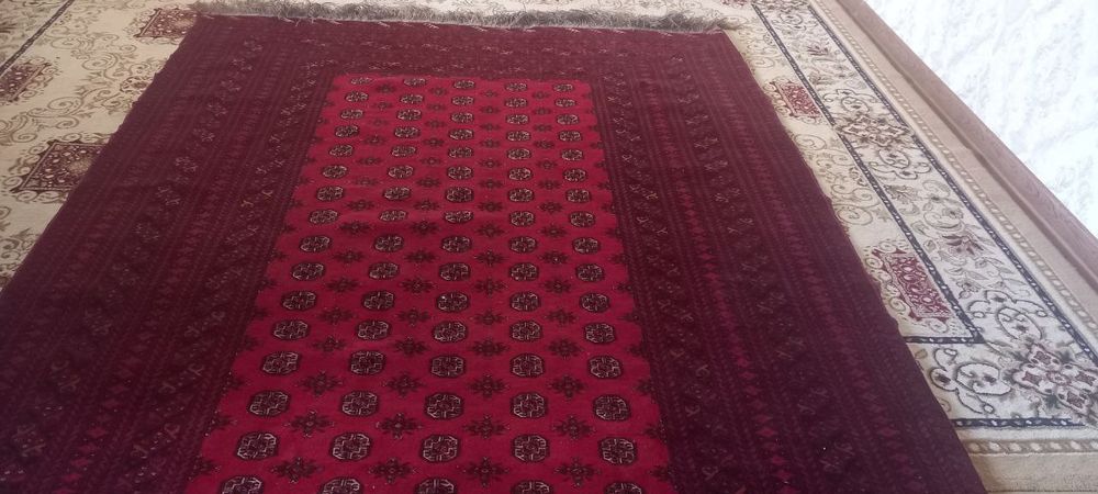 Turkman gilami qadimiy qo'lda to'qilgan