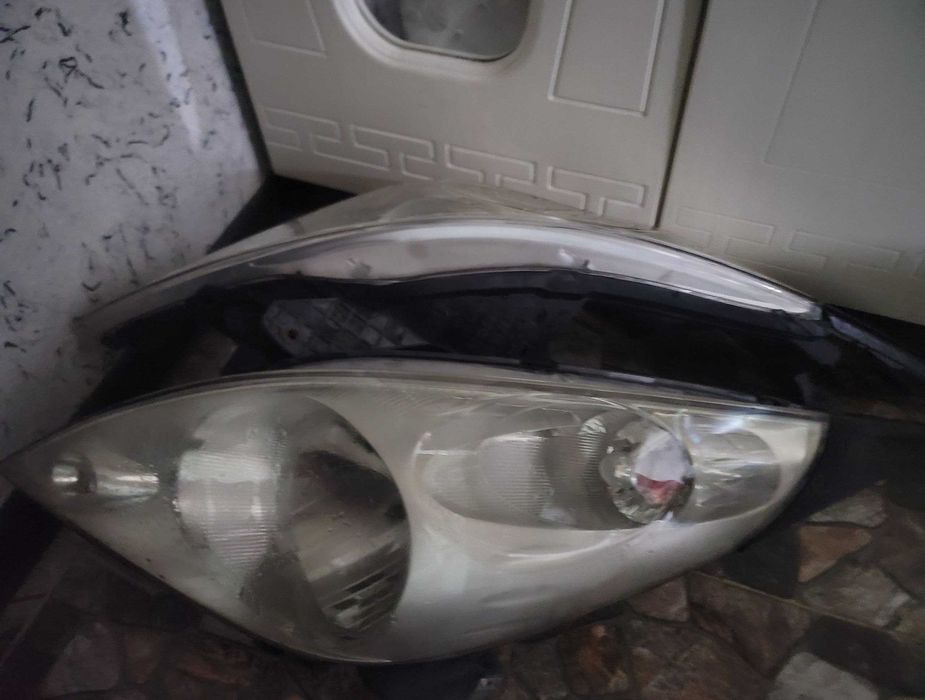 Оригинал родные фары от спарка в идеале