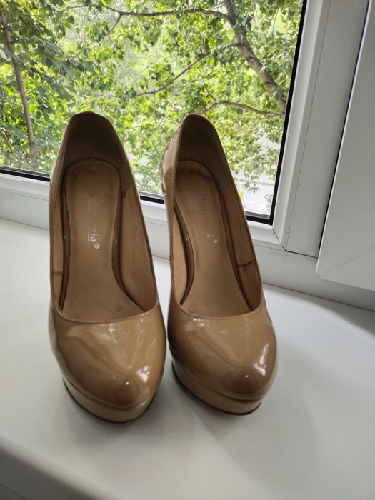 Продам туфли лабутены