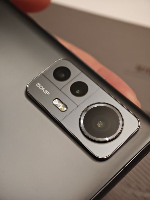 Xiaomi 12 като нов