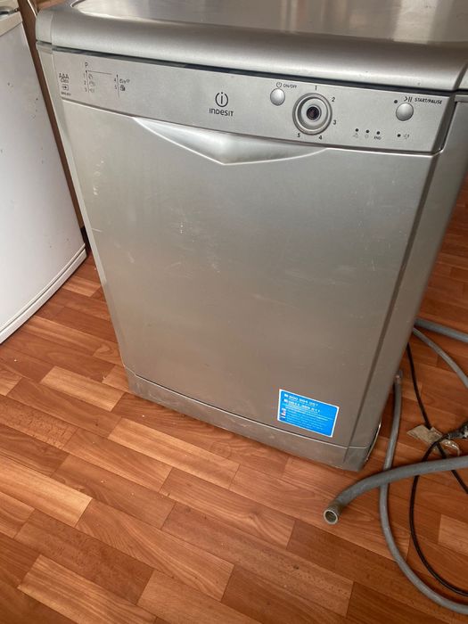 Продам посудомоечную машину