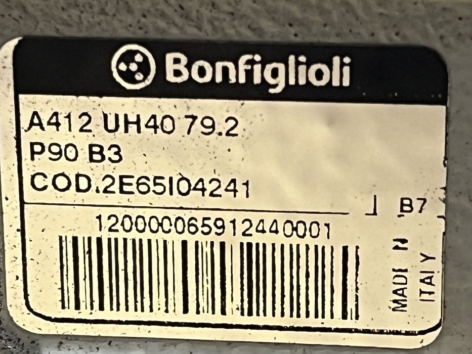 Мотор-редуктор 2.2 кВ 18 об BONFIGLIOLI