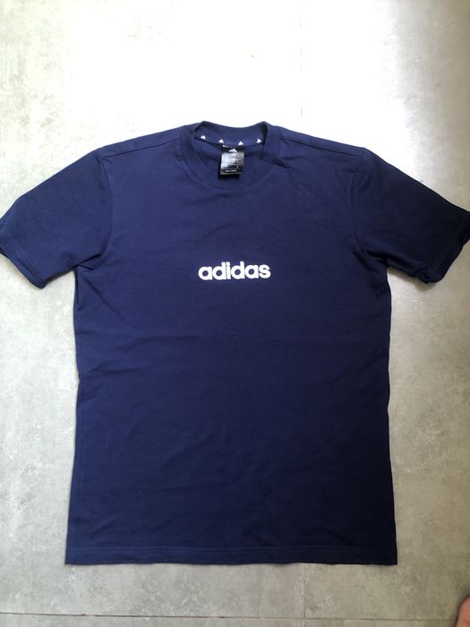 Adidas orginal  S подойдет на M
