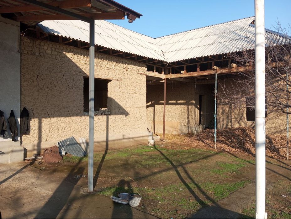 Zomin shaxar uy sotiladi