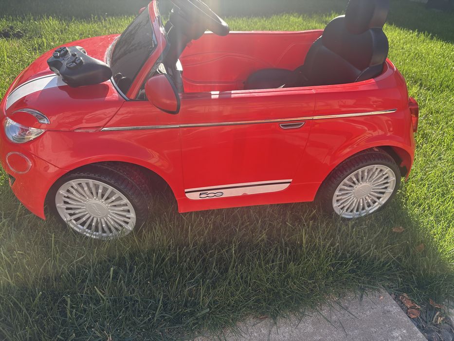 Mașină electrică pentru copii Fiat 500, roșu