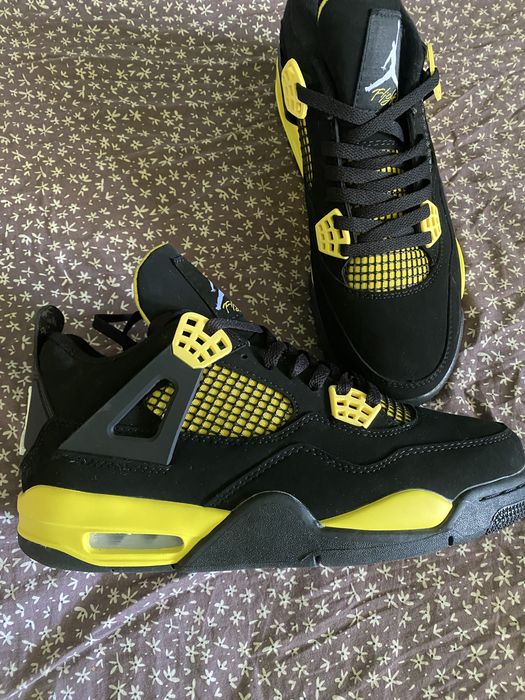 Jordan 4 yellow thunder 42,5