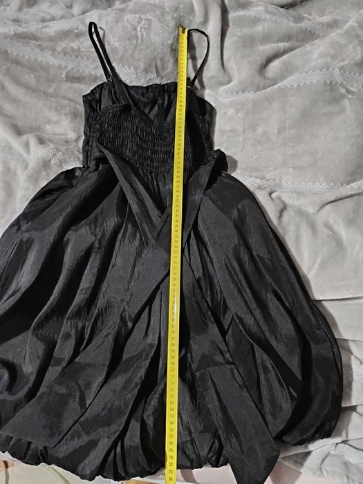 Официална  рокля , цвят черен  сатенен  ефект  ,  S/M размер