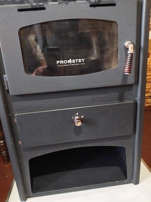 Камина ПРОМЕТЕИ 8kw.Камината е използвана една година