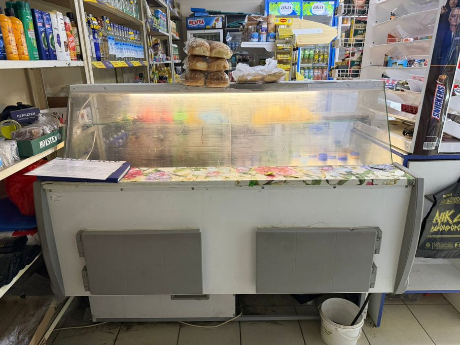 Продам холодильник витрина