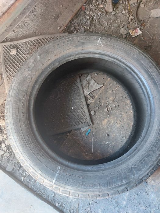 Продаётся шина от Камри 40