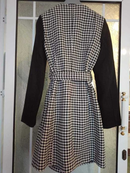 Чисто ново палто с вълна Mint & Barry.