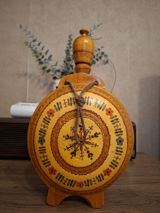 Plosca veche din lemn. Stare excelentă!