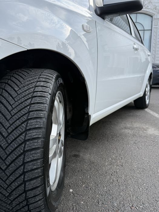 Chevrolet Nexia 3 bejiviy salon