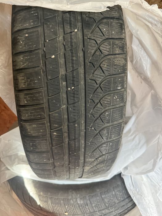 Caucicuri iarna 235 50 R19