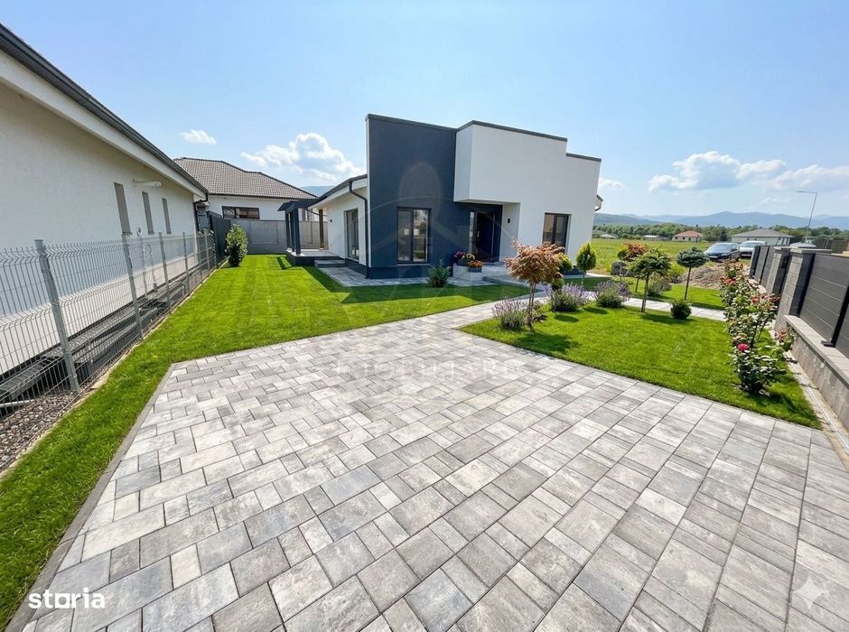 Casa individuala cu 3 canere,100 mp utili,300 mp teren,Micesti