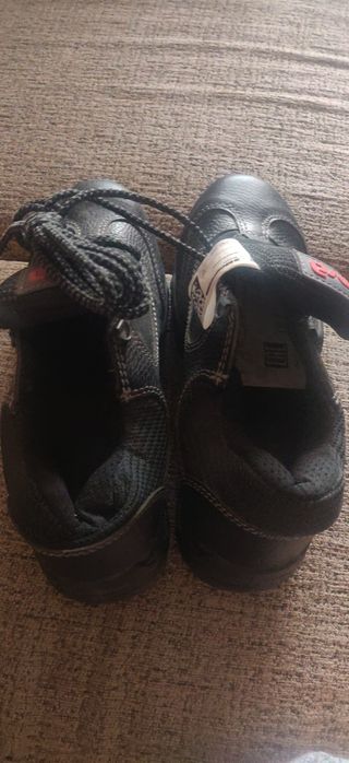 Продам рабочие ботинки