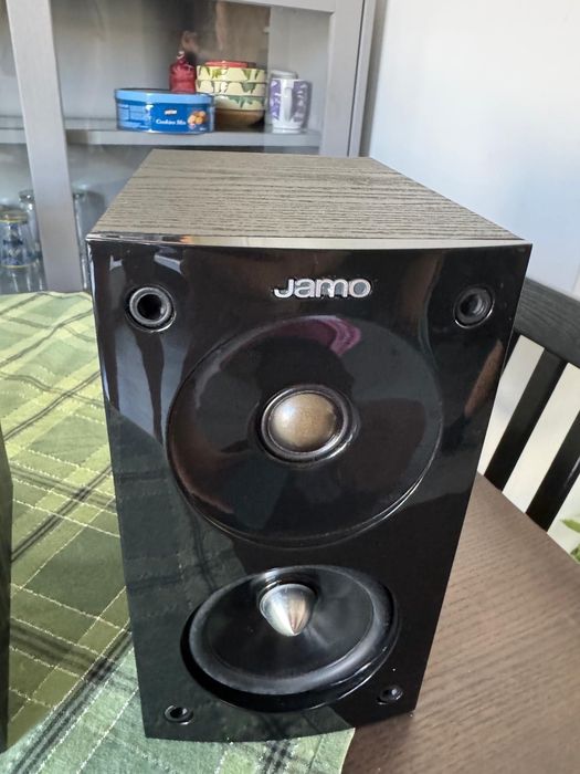Jamo S606 5.1 speakers