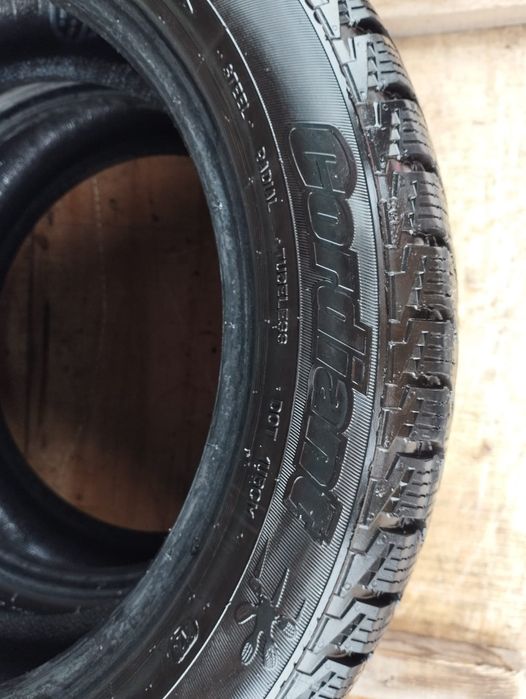 Продам всесезонную резину на 16