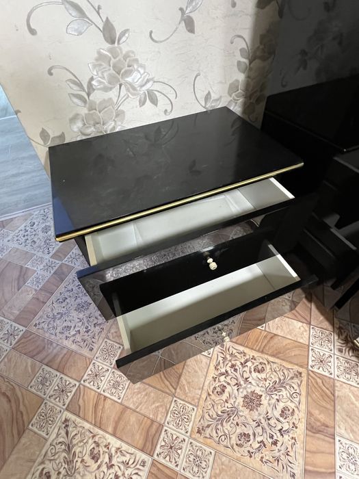 Кровать, шкафы, тумбочка