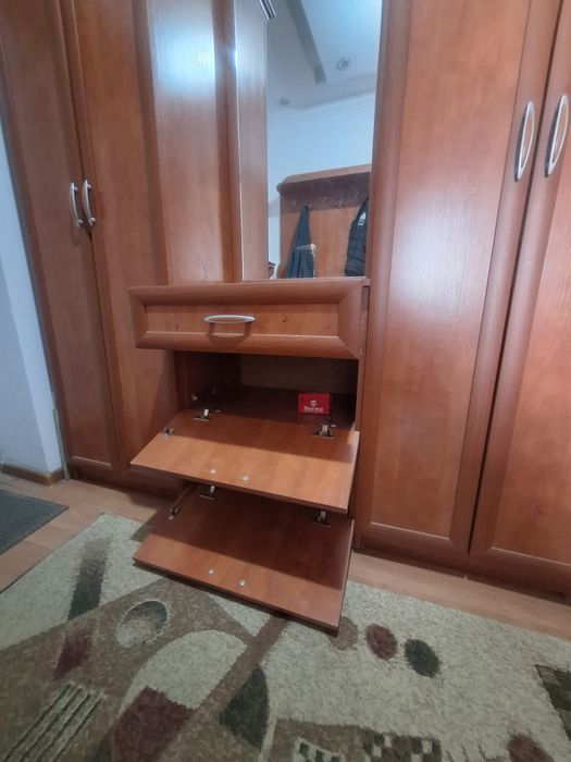 Продам б/у прихожую