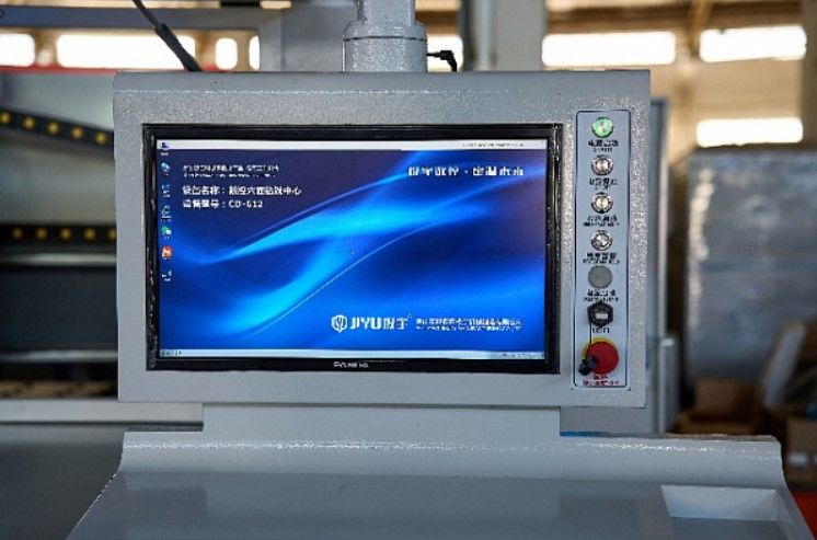 Сверлильно-присадочный центр с ЧПУ JIYU CD-612B