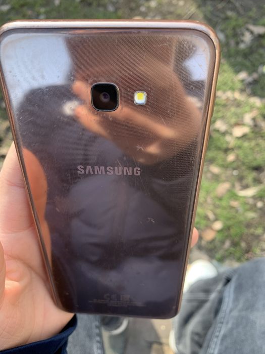 Продам samsung J4+